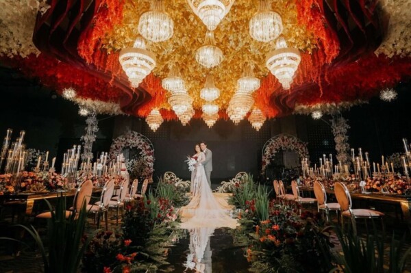 The Bellevue Manila: A Southern Haven for Grand and Timeless WeddingsLink in bio. 

bellevuemanila weddingessentialsph
weddingsph weddingvenue WERealWeddings